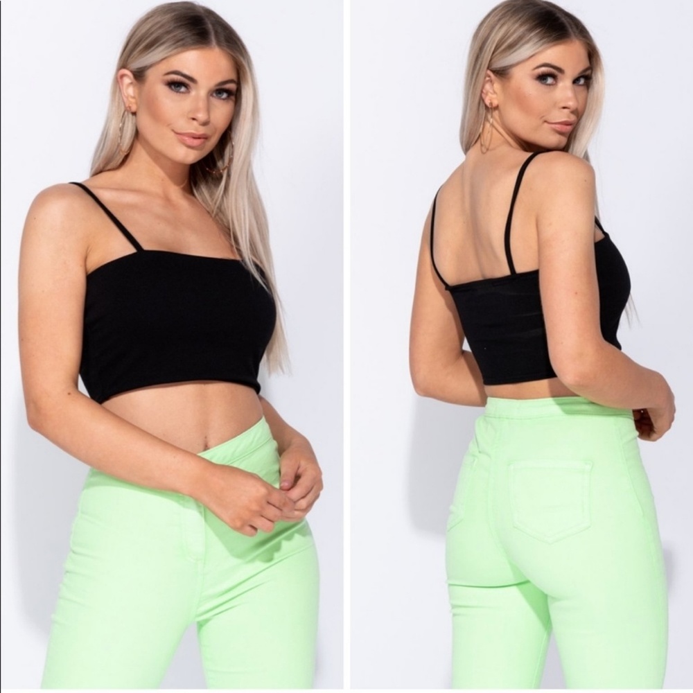 LAST 1! 🖤 Black Crop Top